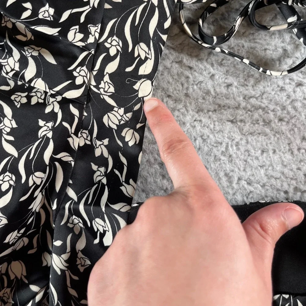 Lovers + Friends Size XS Dress Floral Print Puff Sleeve Square Neck Mini Black‎
